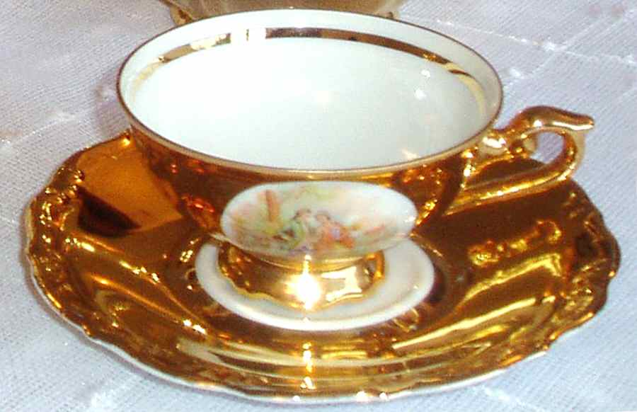 SXO7 Footed Cup & Saucer Set by Schlottenhof-1