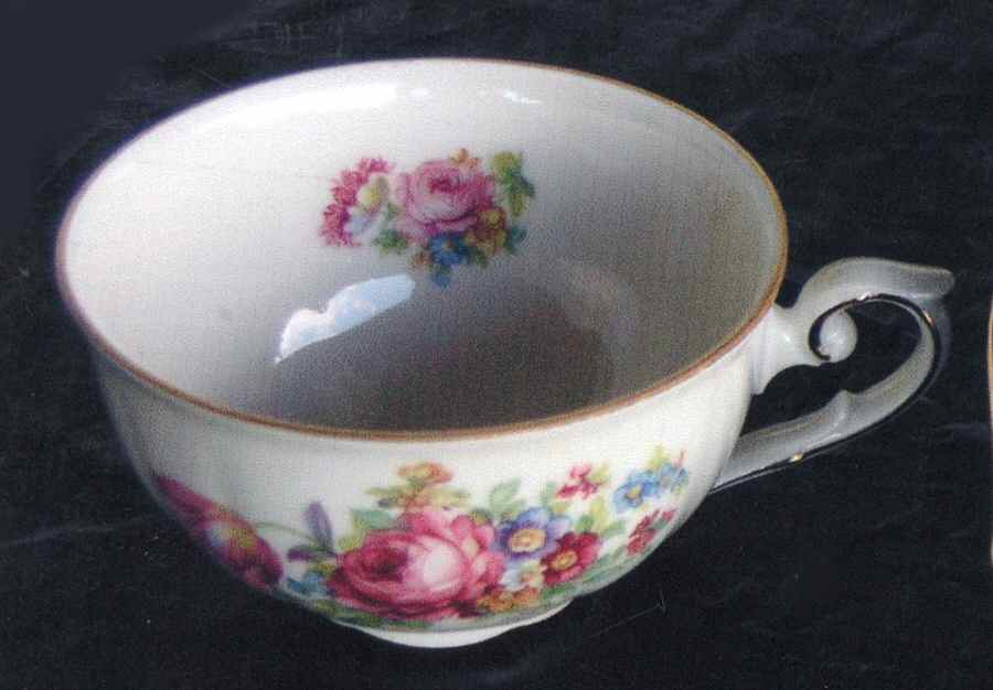 SXO8 Footed Cup by Schlottenhof-1