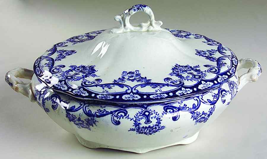 Trent Round Covered Vegetable by Samuel Ford-1