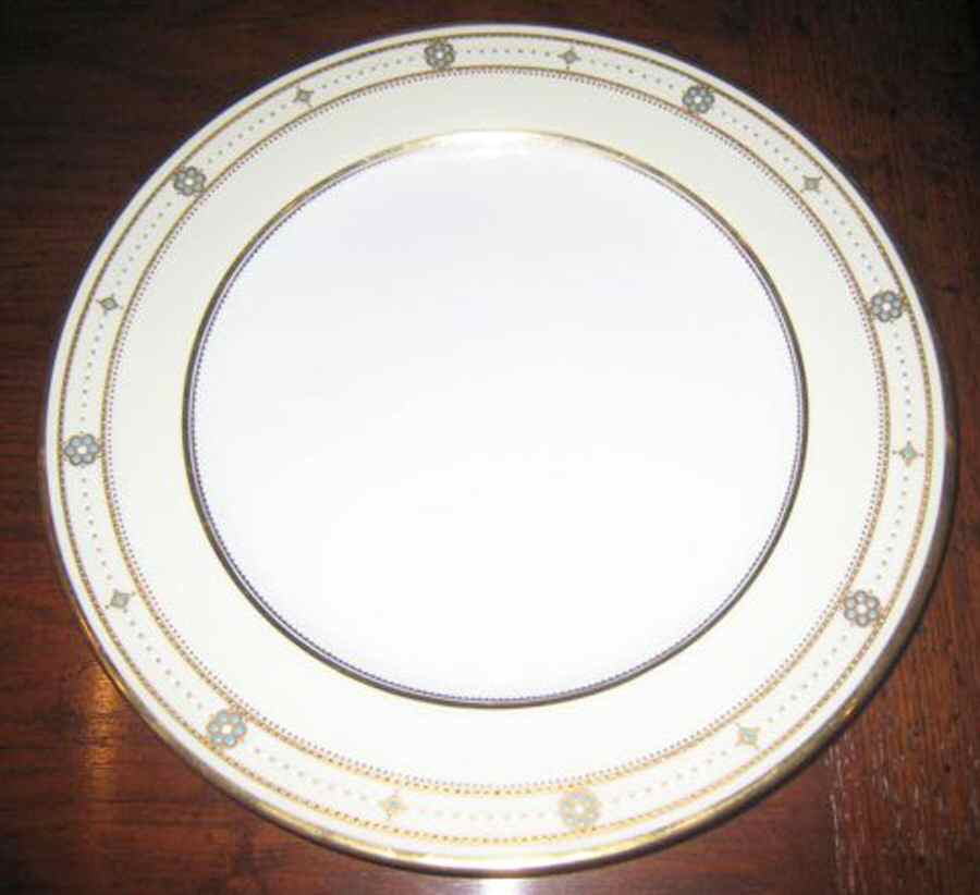 R5715 Dinner Plate by Spode-1