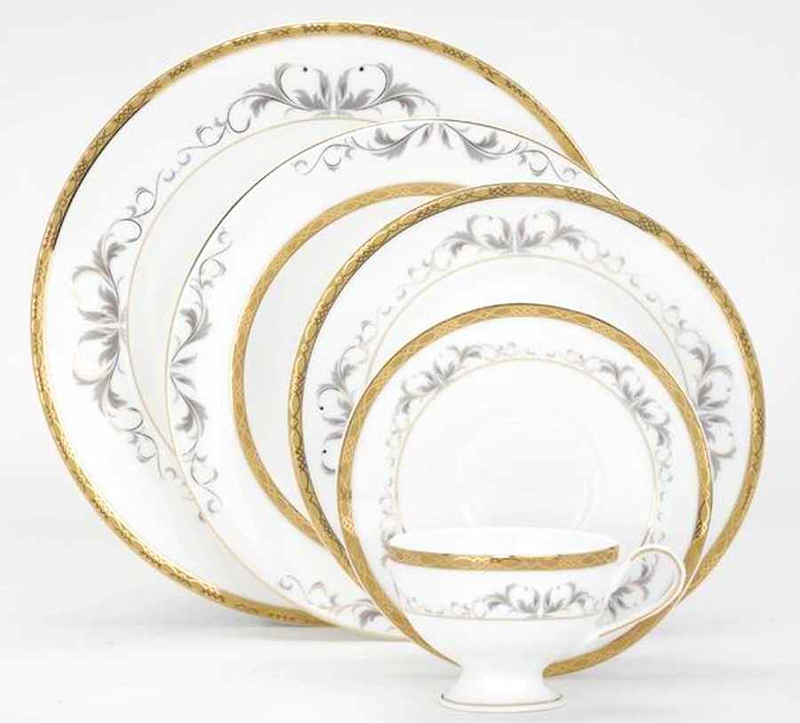 Ferndale Dinner Plate by Shinepukur Ceramics-1