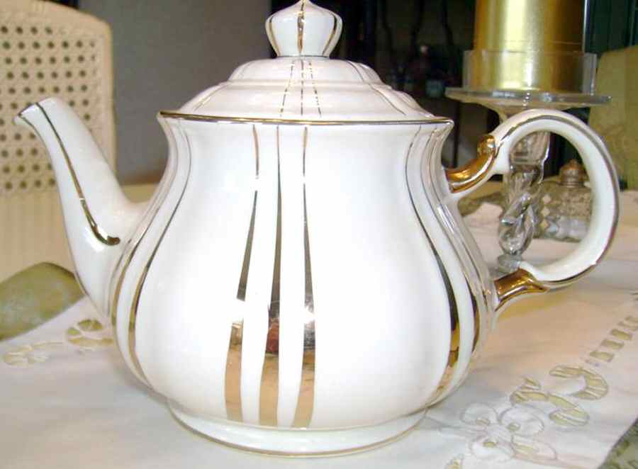 3688 Teapot & Lid by Sadler-1