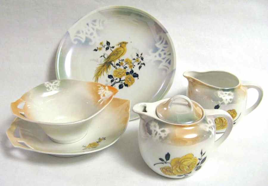 SCD110 Gravy Boat with Attached Underplate by Schonwald-1