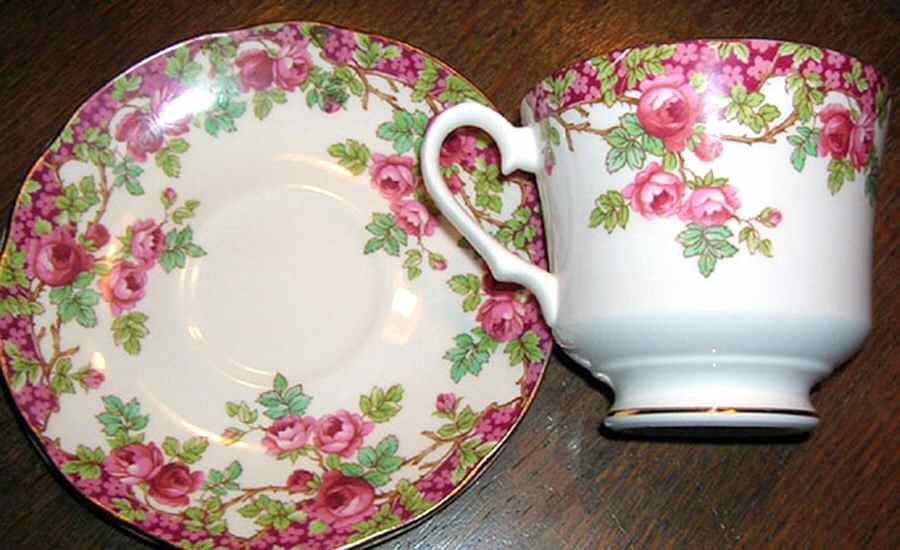 SUT51 Footed Cup & Saucer Set by Sutherland-1