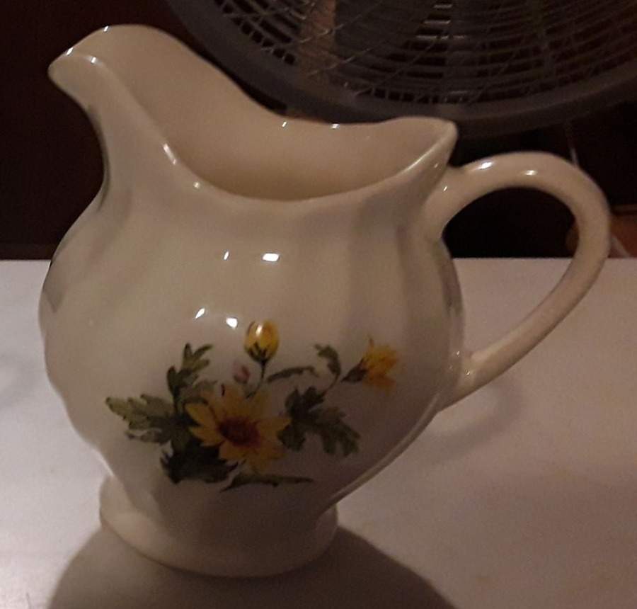 Daisy Creamer by SCIO-1
