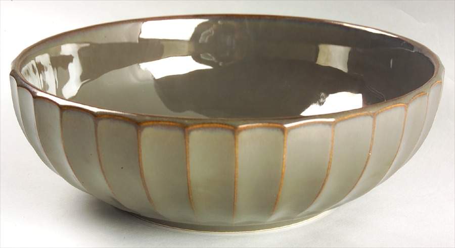 Society Avocado 9" Round Vegetable Bowl by Sango-1