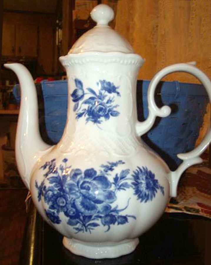 SLT365 Coffee Pot & Lid by Seltmann-1