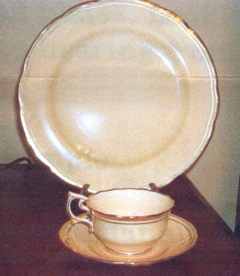 C1996e Flat Cup & Saucer Set by Spode-1