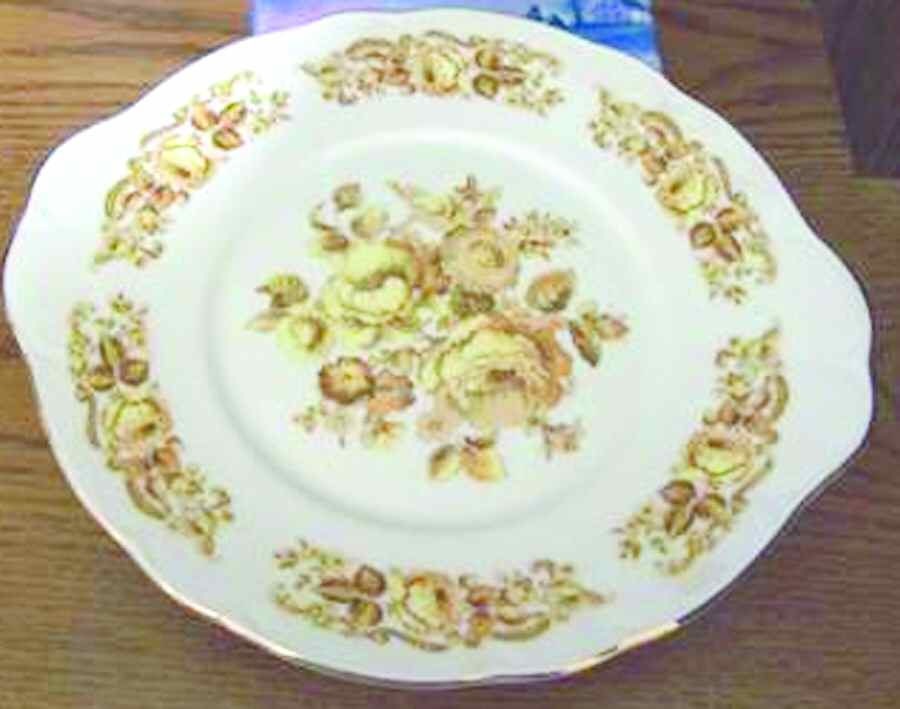 SUT53 Handled Cake Plate by Sutherland-1