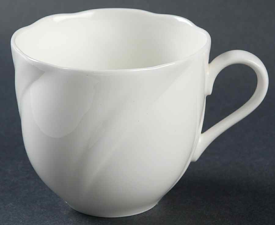 Windswept Flat Cup by Sasaki-1
