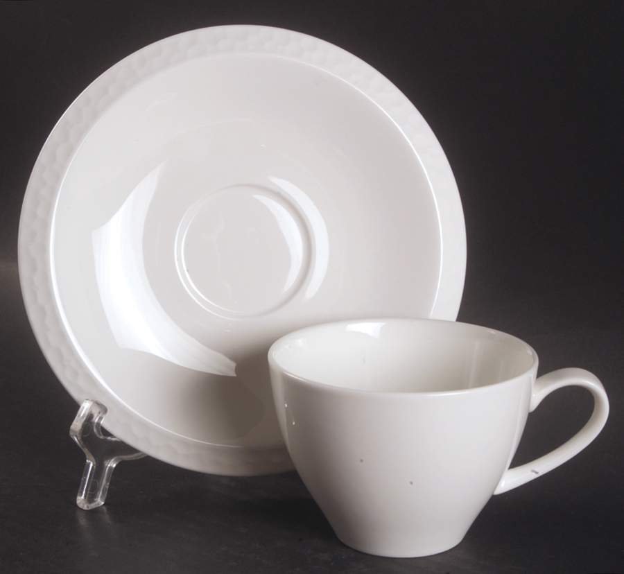 Sculpture Flat Cup & Saucer Set by Sasaki-1