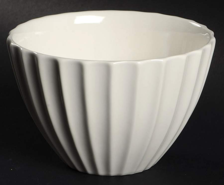 Dynasty White Coupe Cereal Bowl by Sasaki-1