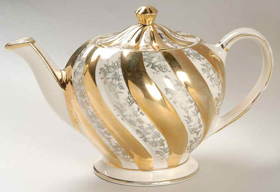 1539 Teapot & Lid by Sadler-1