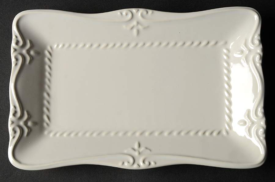 Gallery Collection White Underplate for Gravy Boat by Southern Living-1