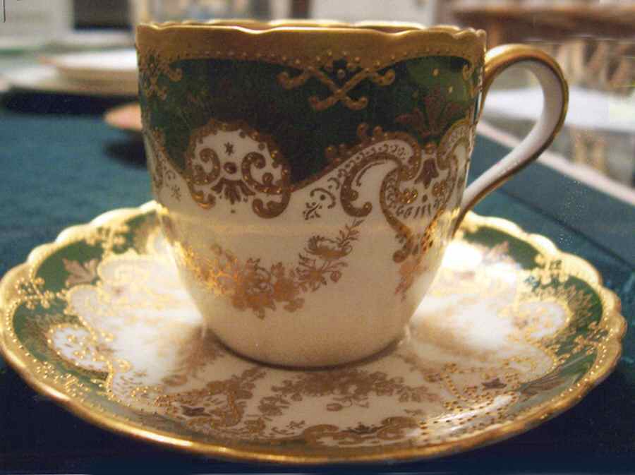 R294 Flat Demitasse Cup & Saucer Set by Spode-1
