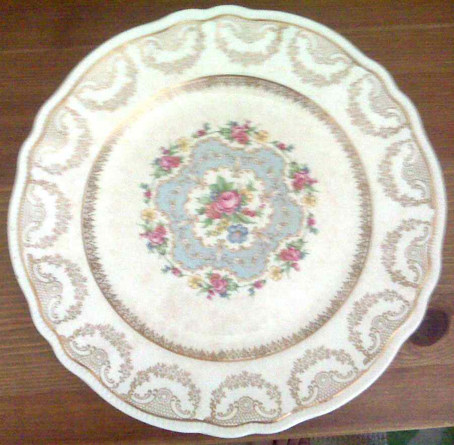 Aristocrat Dinner Plate by Sovereign Potters-1