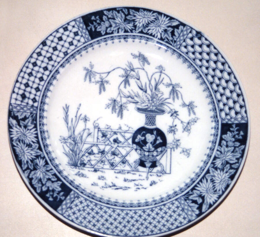 SP526 Dinner Plate by Spode-1