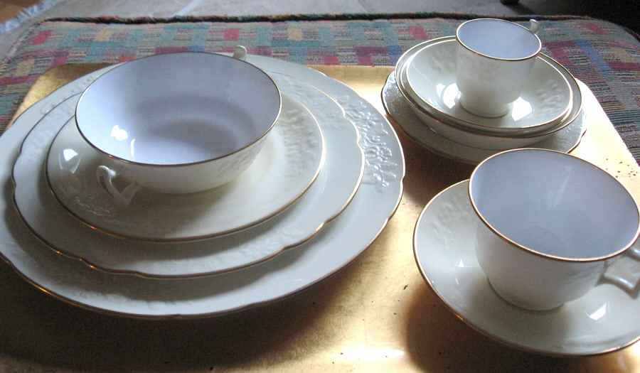 R4989 Footed Cream Soup Bowl & Saucer Set by Spode-1