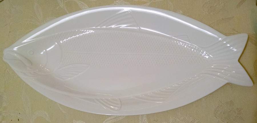 Table Talk White 22" Fish Platter by Studio Nova-1