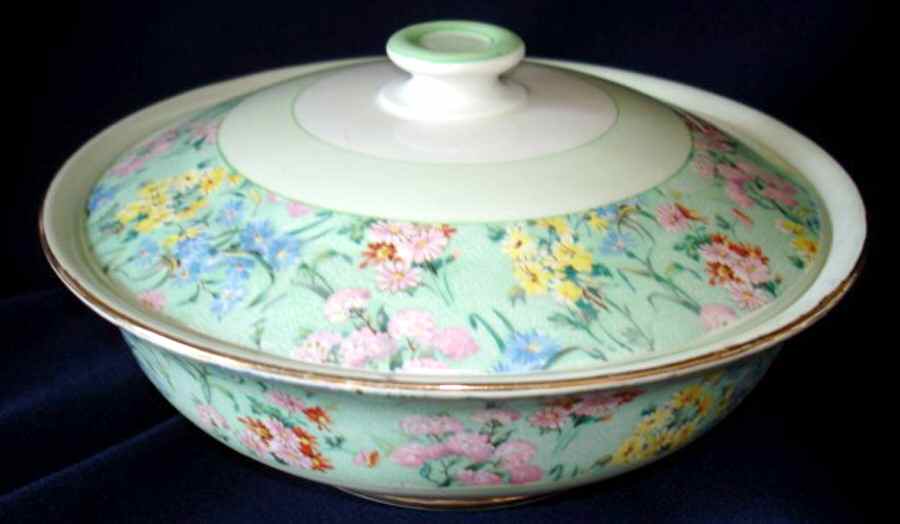 Melody (Smooth, Gold Trim) Round Covered Vegetable by Shelley-1