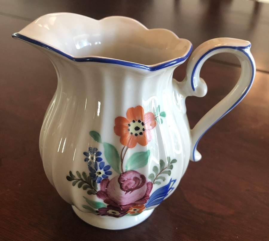 SLT113 (Scalloped) Creamer by Seltmann-1