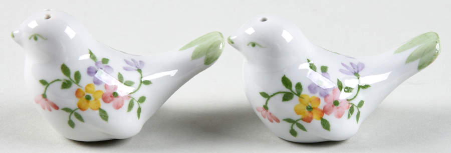 Sweet Tea Figural Salt & Pepper with Tray Set by Sadek-1