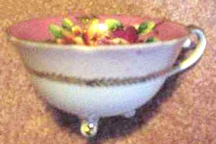 SAJ21 Footed Cup by Saji-1