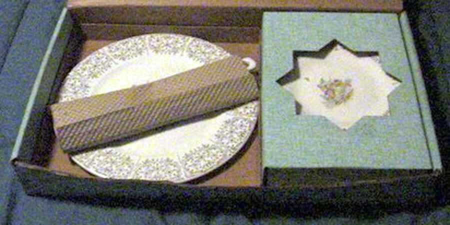 SAB100 Cake Plate and Server (Boxed Set) by Sabin-1