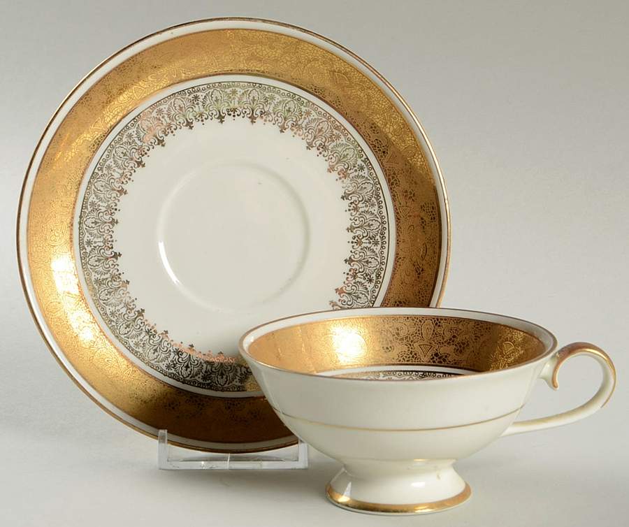 SCH589 Footed Cup & Saucer Set by Schumann - Bavaria-1