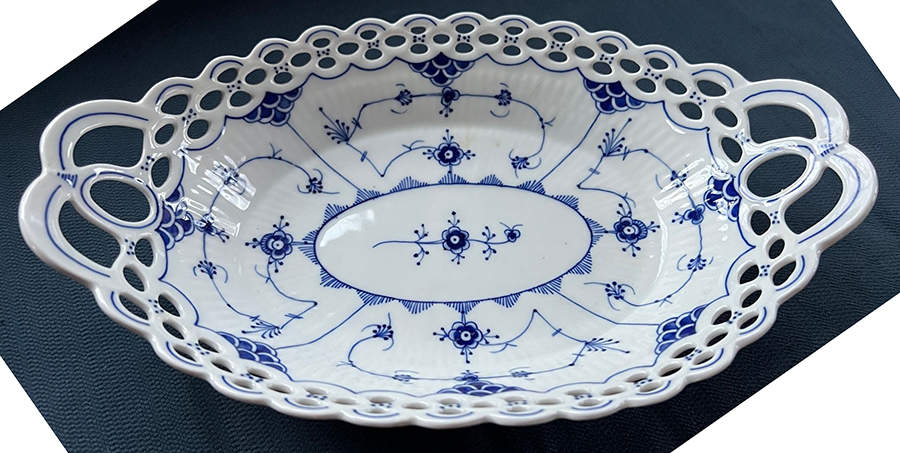 SCH592 12" Pierced Oval Bowl by Schumann - Bavaria-1