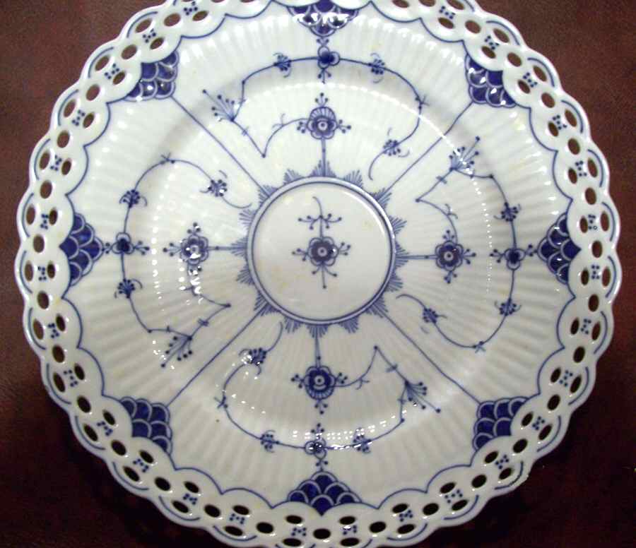 SCH592 Dinner Plate by Schumann - Bavaria-1