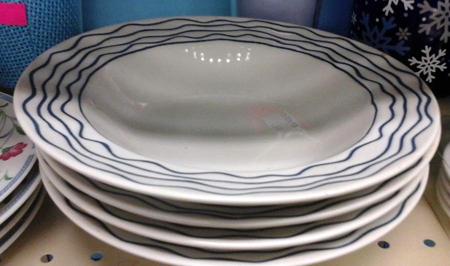Blue Note (Blue & White Textured) Rim Soup Bowl by Sakura-1