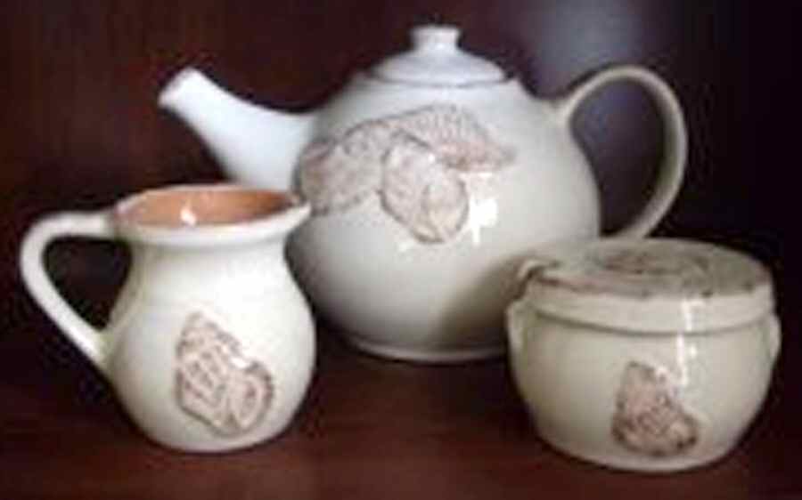 Seashore Teapot & Lid by Saparna-1