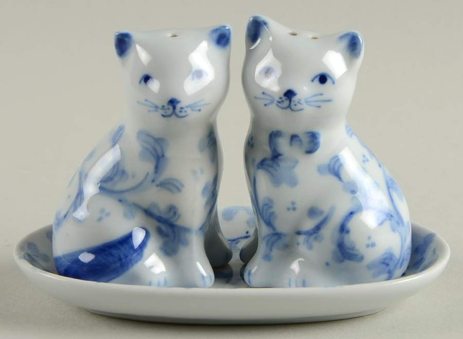 Blue Scroll Figural Salt and Pepper Tray Set by Sadek-1