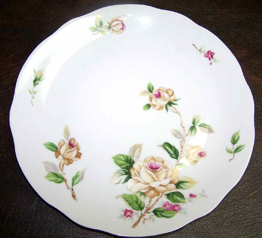 520 (Scalloped) Dinner Plate by Seyei Toki Co-1