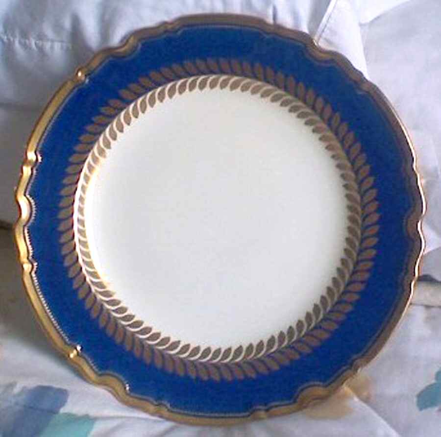 Y1971 Dinner Plate by Spode-1