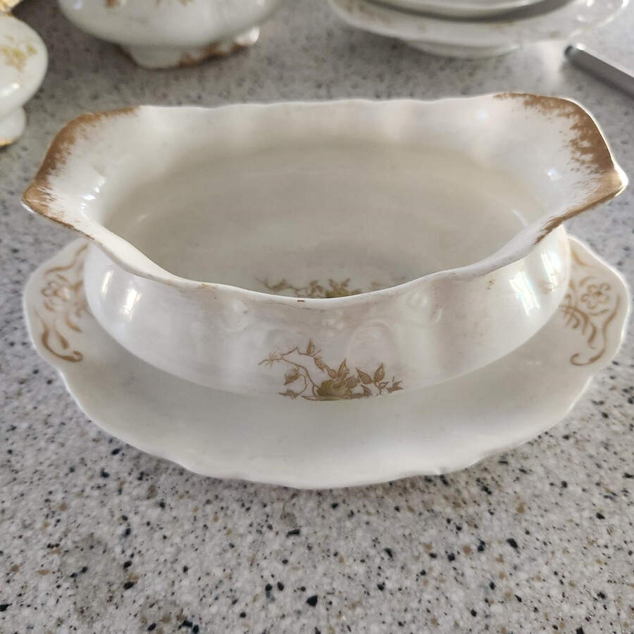 SY969 Gravy Boat with Attached Underplate by Syracuse-1