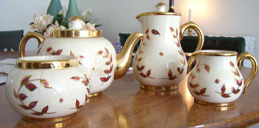 01063 Teapot & Lid by Sudlow's (Burslem)-1