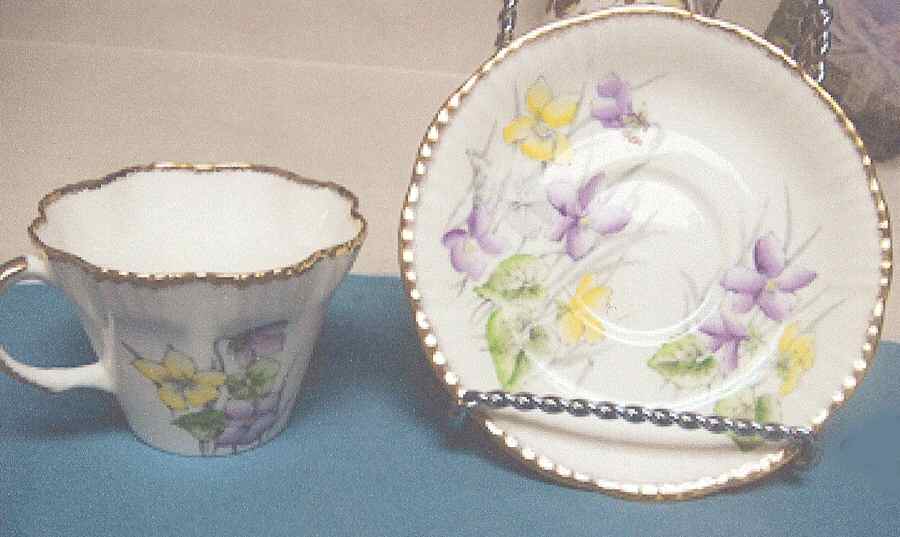 VIOLET Flat Cup & Saucer Set by Salisbury-1