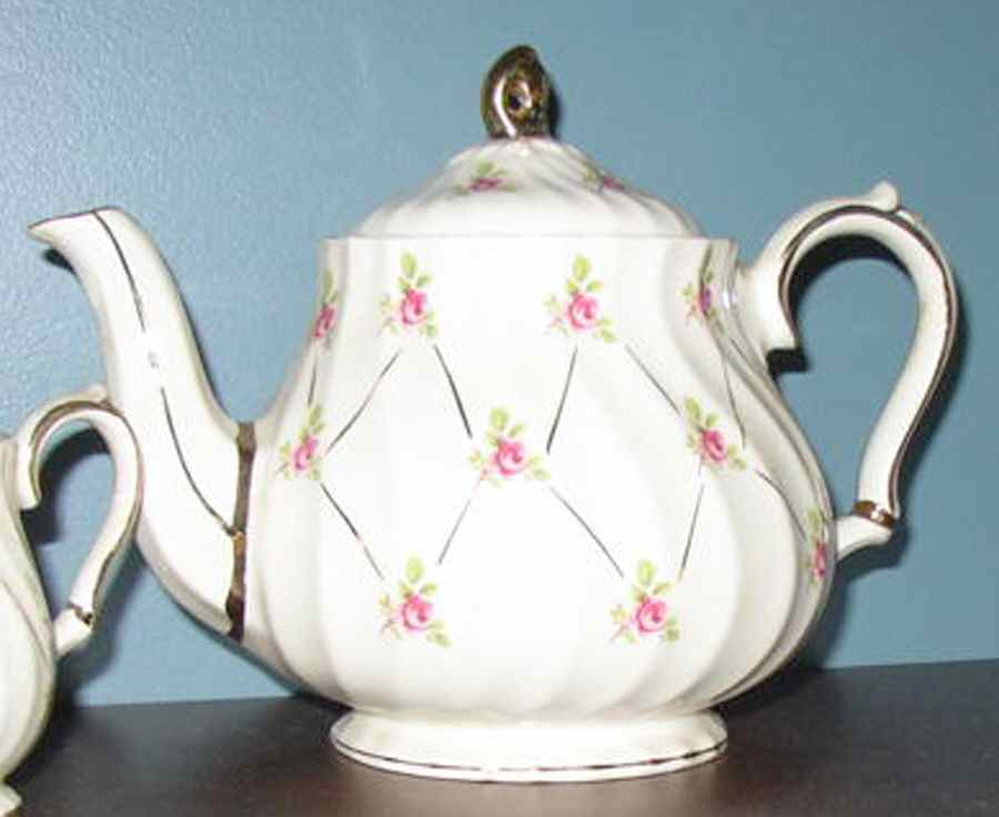 3662 Teapot & Lid by Sadler-1