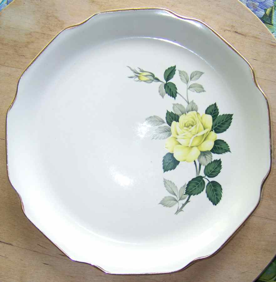 Yellow Briar Dinner Plate by Sabin-1