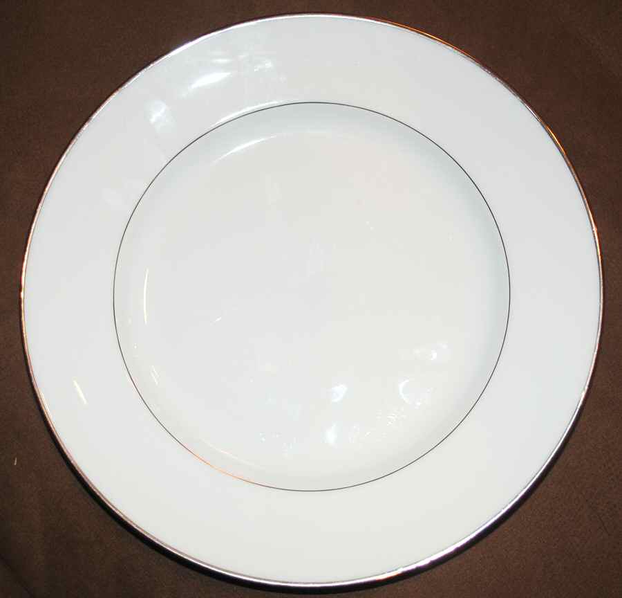 S6E1 Dinner Plate by Salmon Et Cie-1