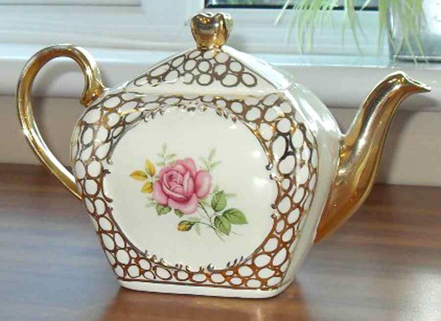 01479 Teapot & Lid by Sudlow's (Burslem)-1