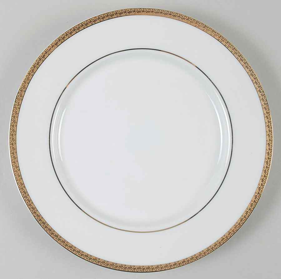Laurel Salad Plate by St Nicholas Square-1