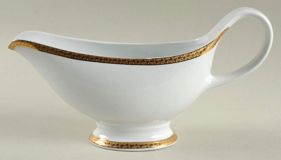 Laurel Gravy Boat by St Nicholas Square-1