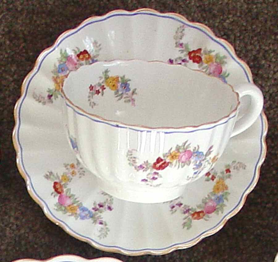 Y5901 Flat Cup & Saucer Set by Spode-1