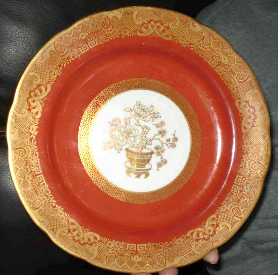 R8398 (Scalloped) Dinner Plate by Spode-1