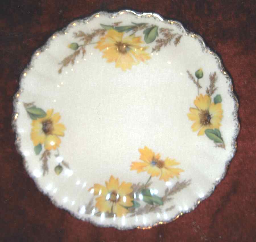 Yellow Daisy (Coupe, Scalloped) Bread & Butter Plate by Sebring Pottery-1