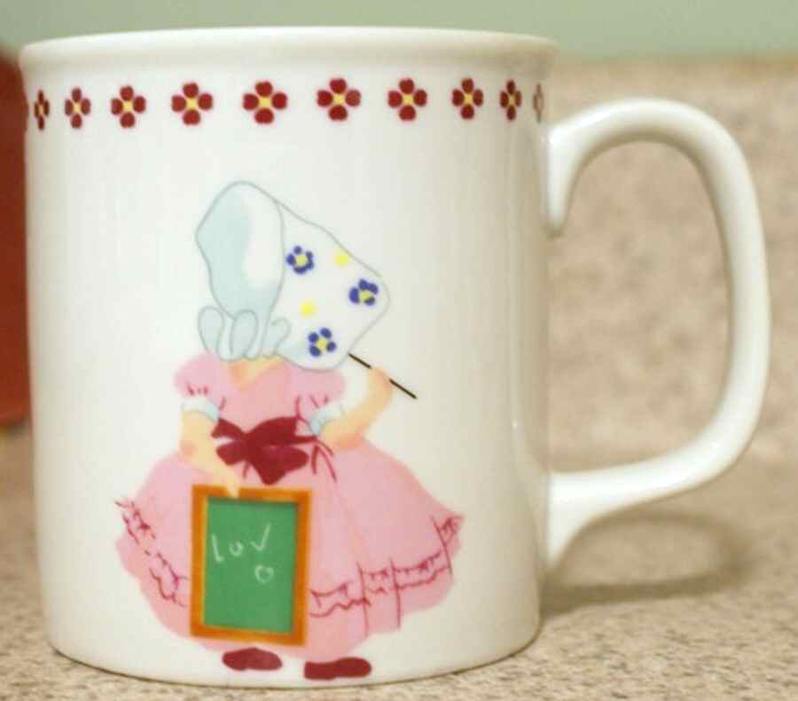 Bonnet Girls Mug by Shafford-1