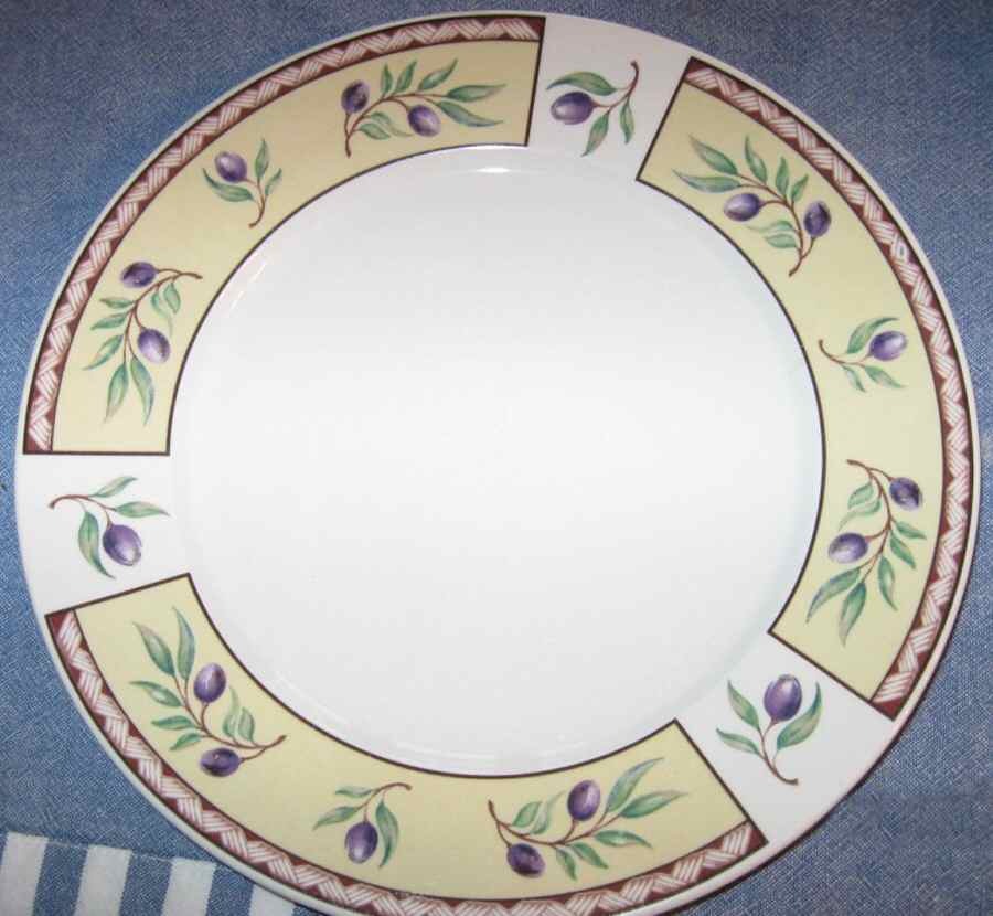Olive Dinner Plate by Savinio Designs-1